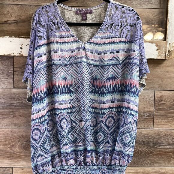 Gloria Vanderbilt Women’s Plus Size Blouse Size 2X Blue Pink Purple Geometric - Picture 2 of 4
